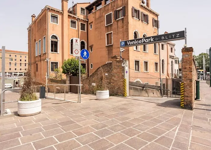 Venice Luxury Suites